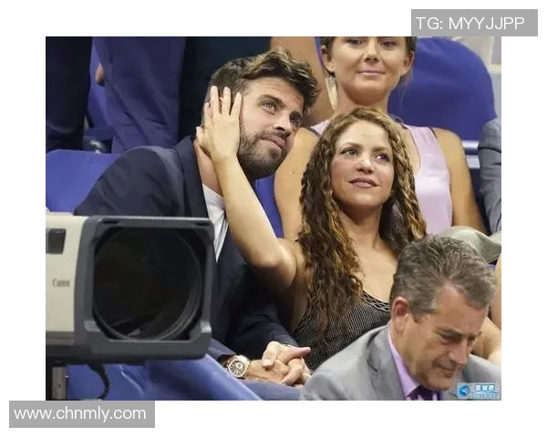 夏奇拉与足球明星亲密合影展现甜蜜瞬间引发粉丝热议 夏奇拉与足球明星亲密合影展现甜蜜瞬间引发粉丝热议